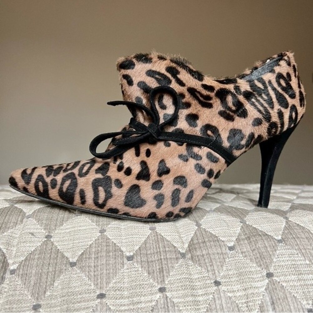 Stuart Weitzman AOK Serval Hair Sable Brown & Black Animal Print Booties Size‎ 7